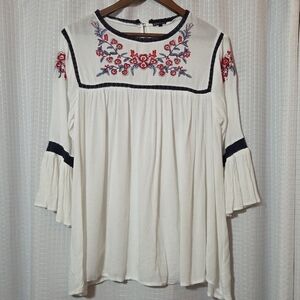 Hannah Embroidered 3/4 Bell Sleeved Blouse Size M Boho Floral